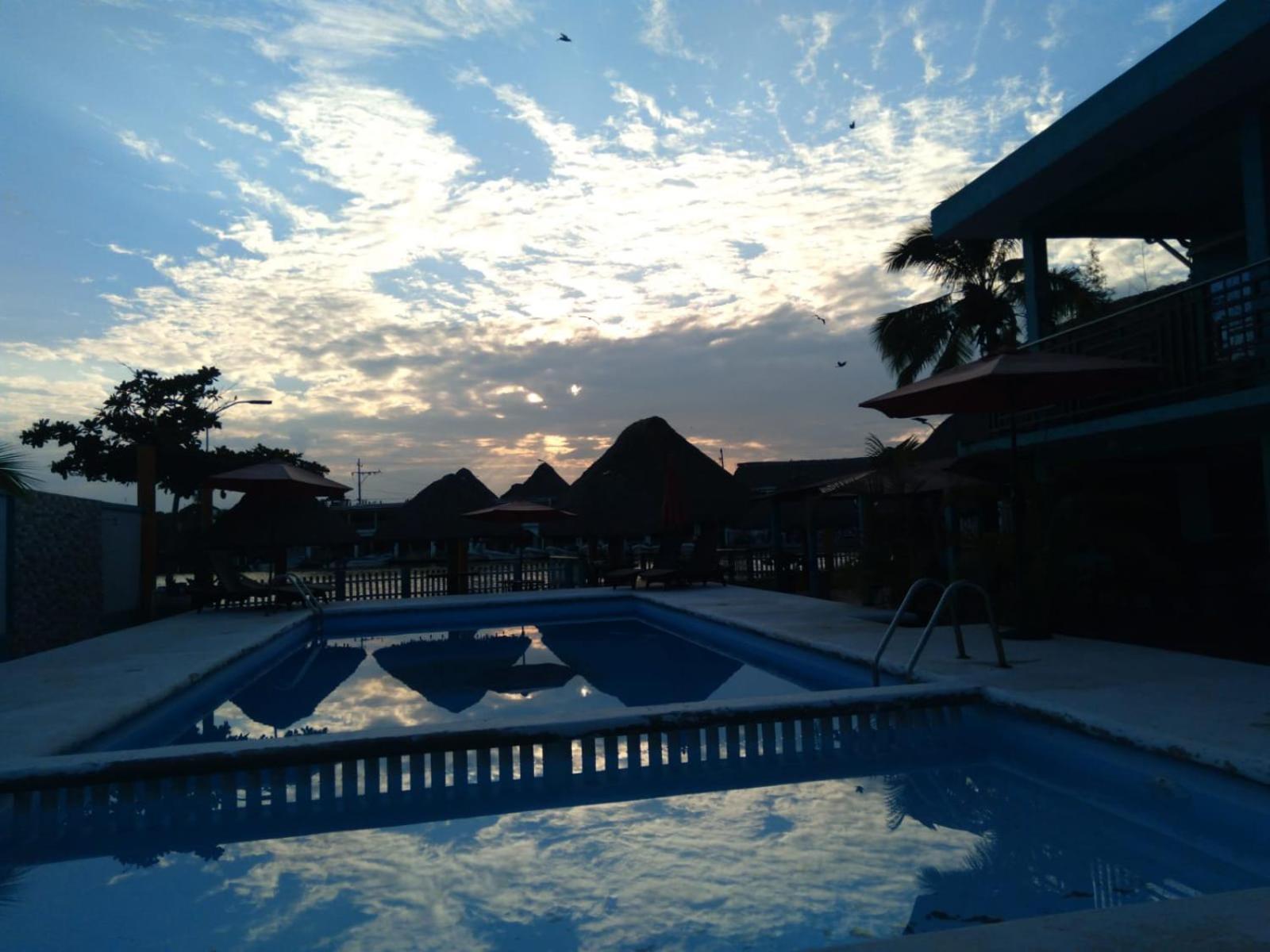 Hotel La Cueva Del Pirata Casitas Ngoại thất bức ảnh